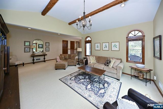 250 Meadowbrook Road, Wyckoff, NJ 07481