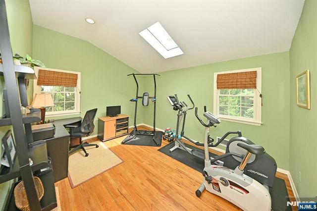 250 Meadowbrook Road, Wyckoff, NJ 07481