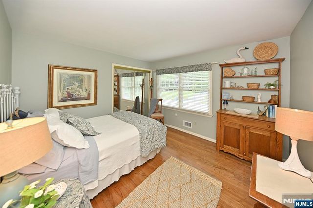 250 Meadowbrook Road, Wyckoff, NJ 07481