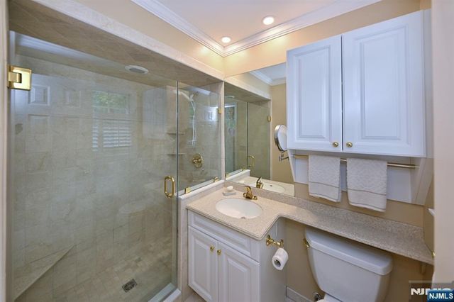 250 Meadowbrook Road, Wyckoff, NJ 07481