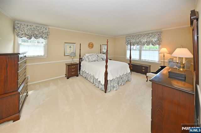 250 Meadowbrook Road, Wyckoff, NJ 07481