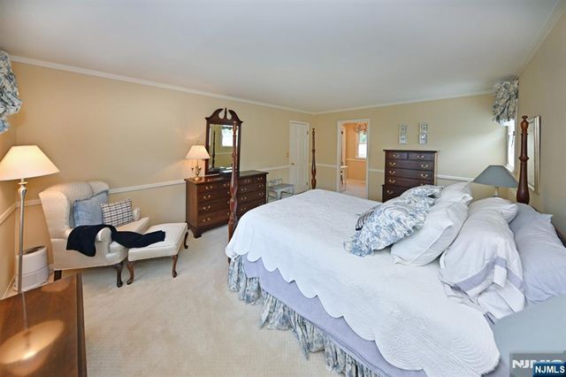 250 Meadowbrook Road, Wyckoff, NJ 07481