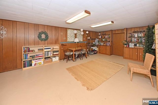 250 Meadowbrook Road, Wyckoff, NJ 07481