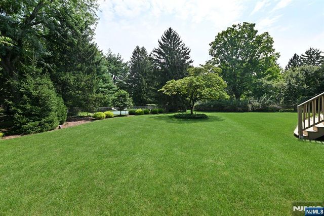 250 Meadowbrook Road, Wyckoff, NJ 07481