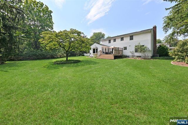 250 Meadowbrook Road, Wyckoff, NJ 07481