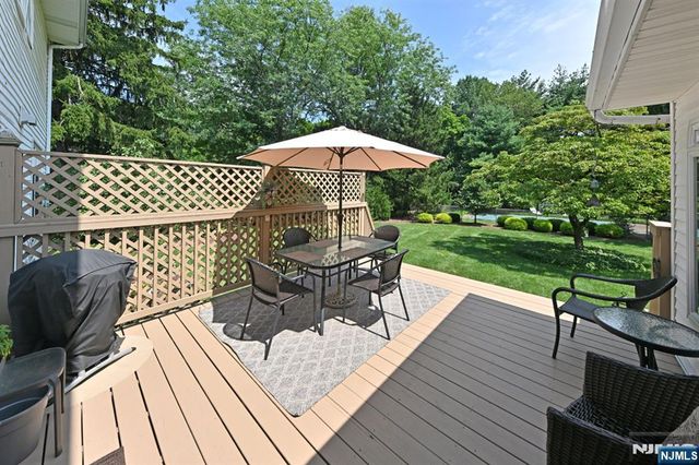 250 Meadowbrook Road, Wyckoff, NJ 07481