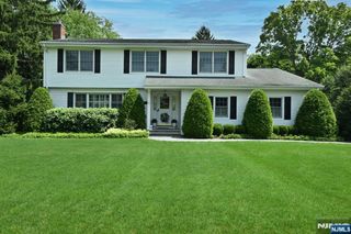 250 Meadowbrook Road, Wyckoff, NJ 07481