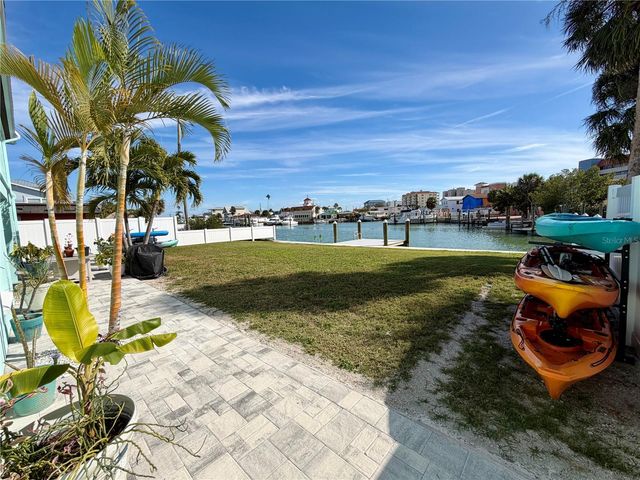 117 140TH AVENUE E, Madeira Beach, FL 33708