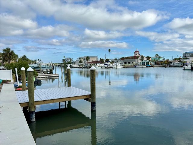 117 140TH AVENUE E, Madeira Beach, FL 33708