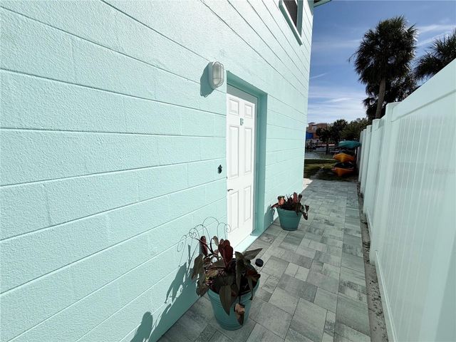 117 140TH AVENUE E, Madeira Beach, FL 33708