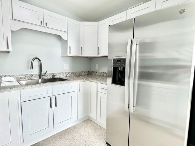 117 140TH AVENUE E, Madeira Beach, FL 33708