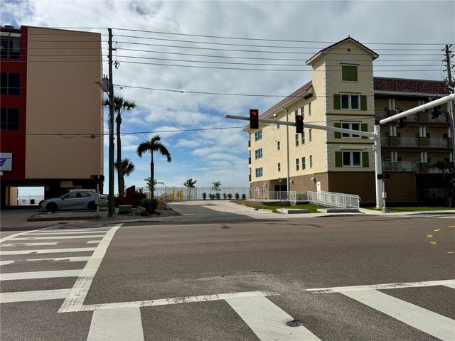 117 140TH AVENUE E, Madeira Beach, FL 33708
