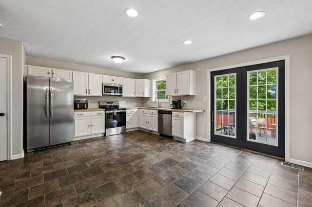 1913 Jackie Lorraine Dr, Clarksville, TN 37042