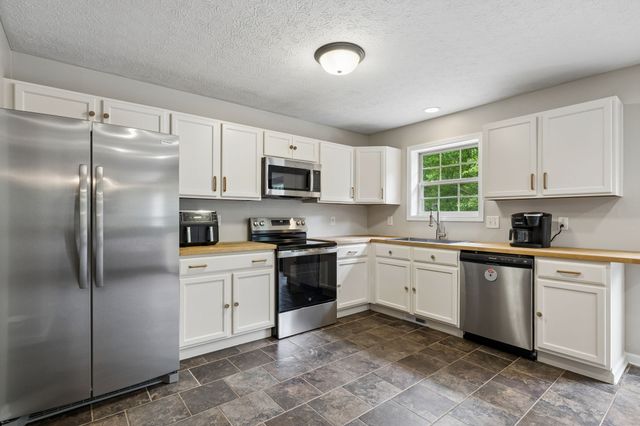 1913 Jackie Lorraine Dr, Clarksville, TN 37042