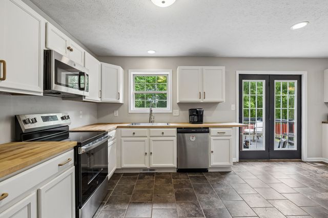 1913 Jackie Lorraine Dr, Clarksville, TN 37042