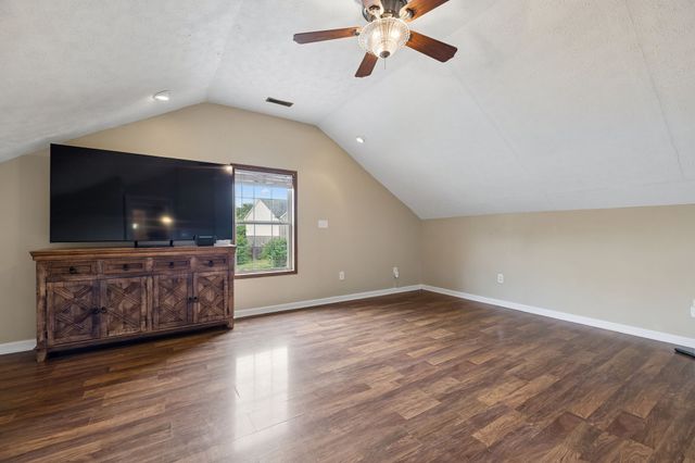 1913 Jackie Lorraine Dr, Clarksville, TN 37042