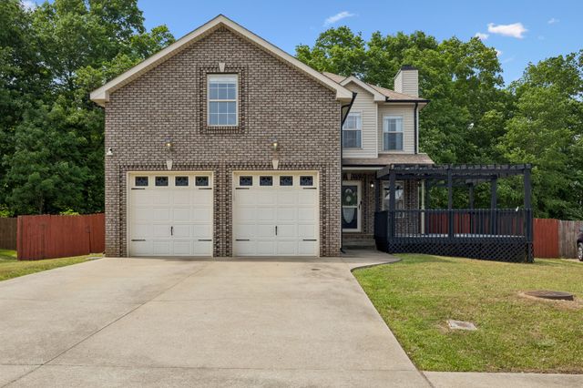 1913 Jackie Lorraine Dr, Clarksville, TN 37042