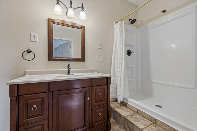 1913 Jackie Lorraine Dr, Clarksville, TN 37042