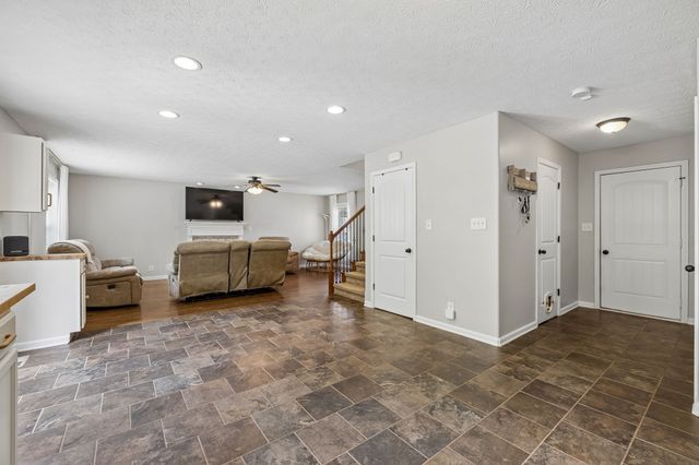 1913 Jackie Lorraine Dr, Clarksville, TN 37042