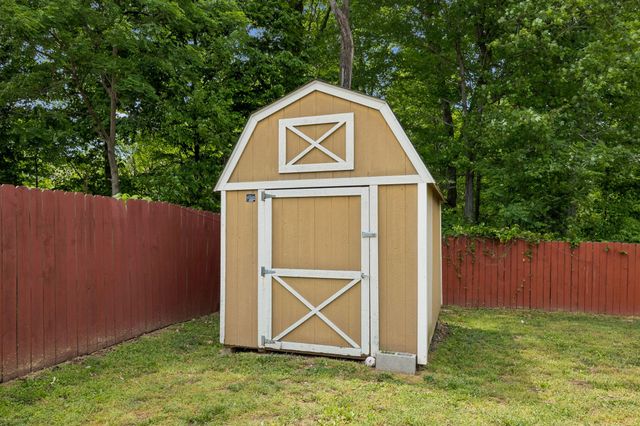 1913 Jackie Lorraine Dr, Clarksville, TN 37042