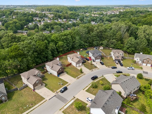 1913 Jackie Lorraine Dr, Clarksville, TN 37042