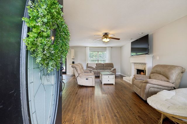 1913 Jackie Lorraine Dr, Clarksville, TN 37042