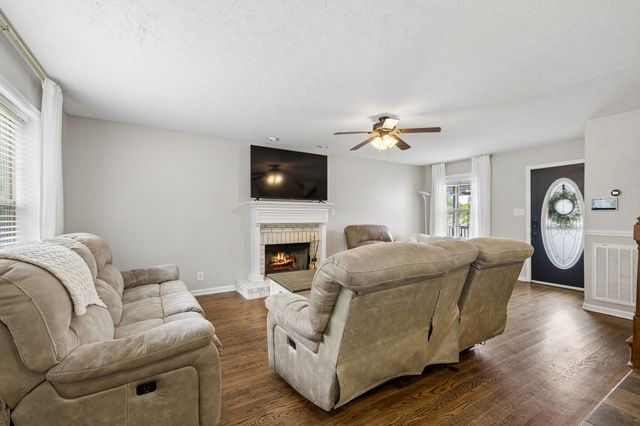 1913 Jackie Lorraine Dr, Clarksville, TN 37042