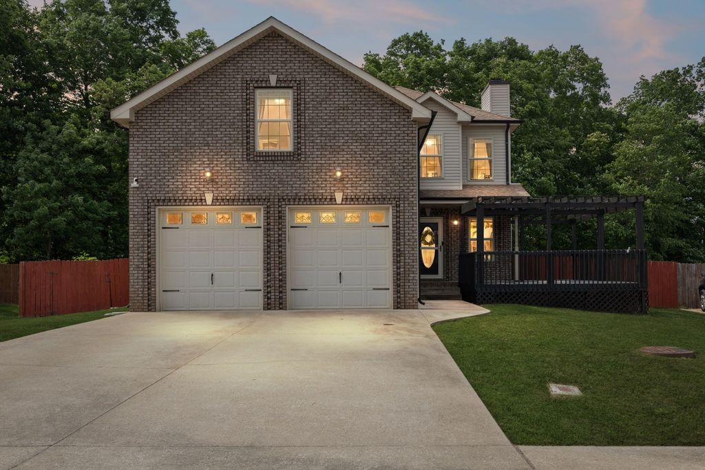 1913 Jackie Lorraine Dr, Clarksville, TN 37042