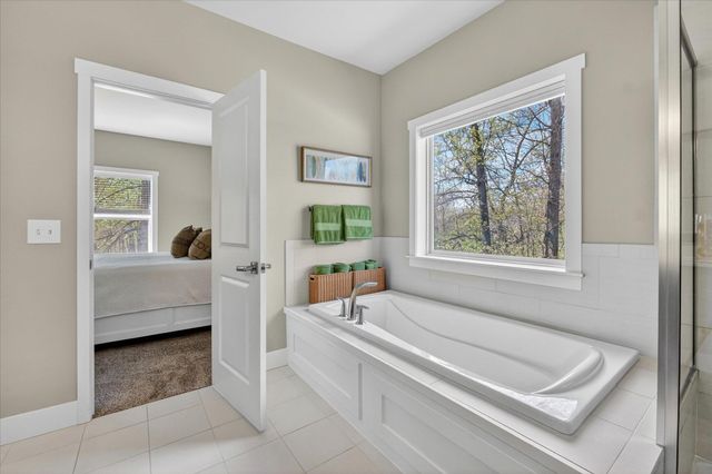 9126 Preserve Drive, Fenton, MI 48430