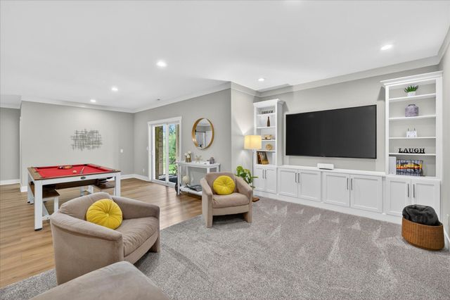 9126 Preserve Drive, Fenton, MI 48430