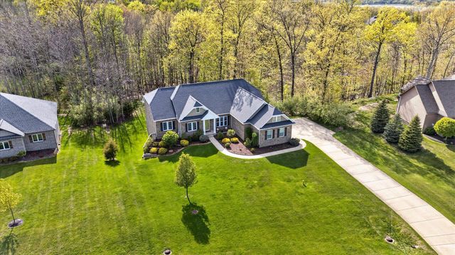 9126 Preserve Drive, Fenton, MI 48430