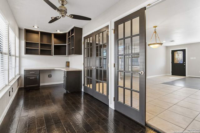 2439 W Summit Ave, San Antonio, TX 78228