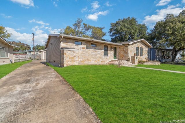 2439 W Summit Ave, San Antonio, TX 78228