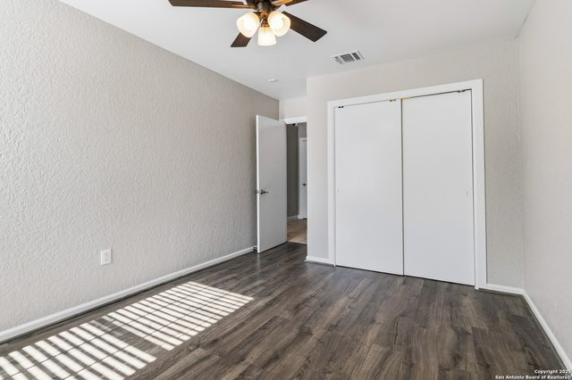 2439 W Summit Ave, San Antonio, TX 78228