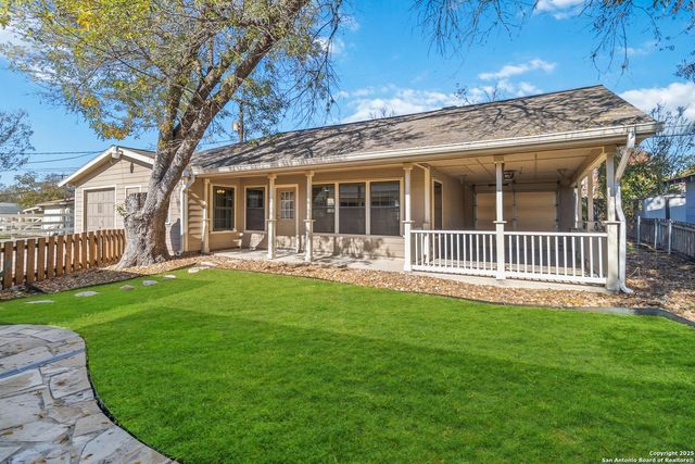 2439 W Summit Ave, San Antonio, TX 78228