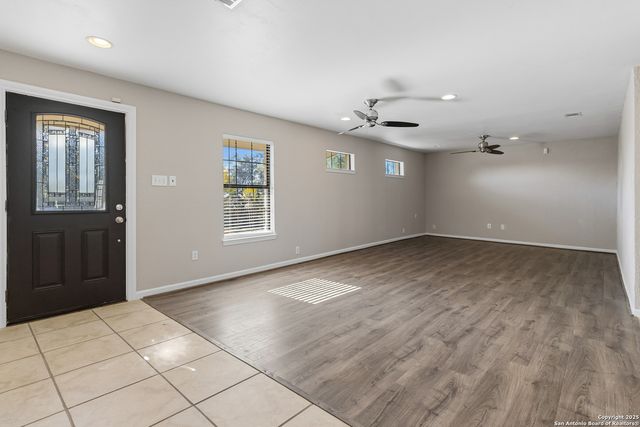 2439 W Summit Ave, San Antonio, TX 78228