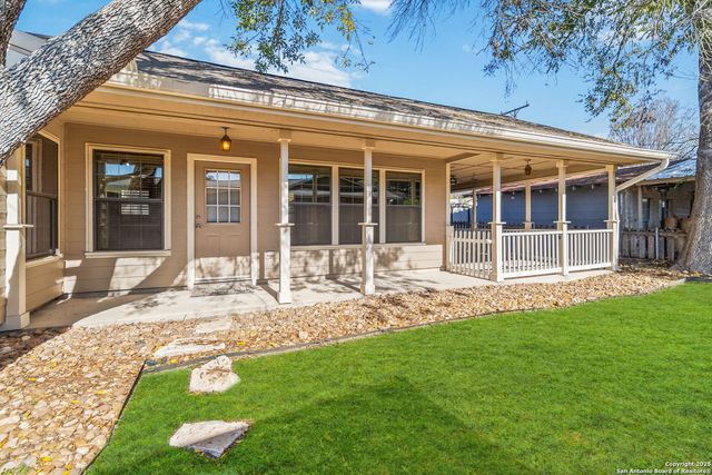 2439 W Summit Ave, San Antonio, TX 78228