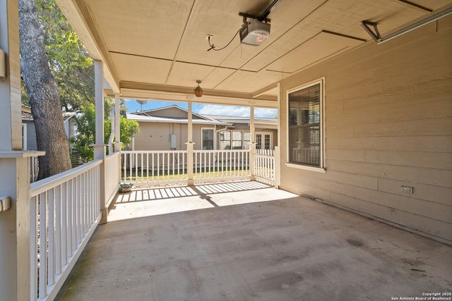 2439 W Summit Ave, San Antonio, TX 78228