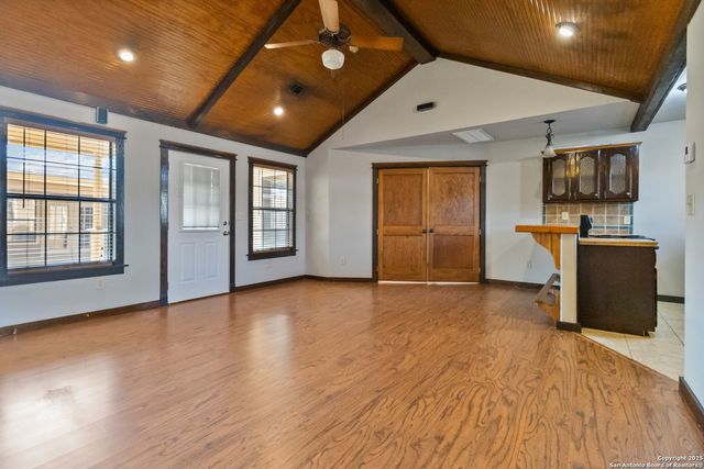 2439 W Summit Ave, San Antonio, TX 78228