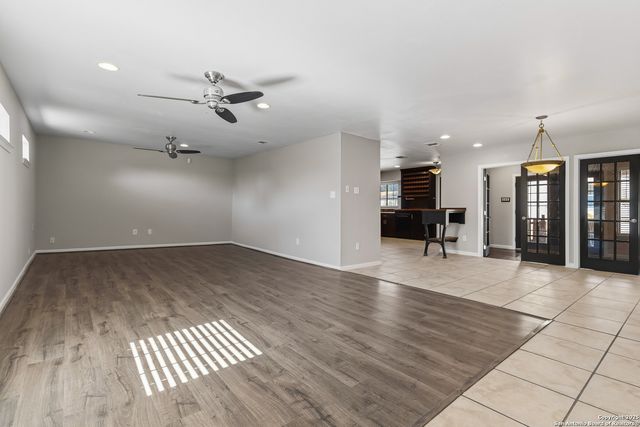 2439 W Summit Ave, San Antonio, TX 78228