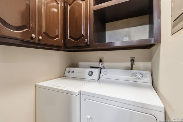 2439 W Summit Ave, San Antonio, TX 78228