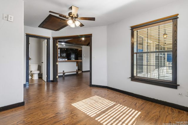 2439 W Summit Ave, San Antonio, TX 78228