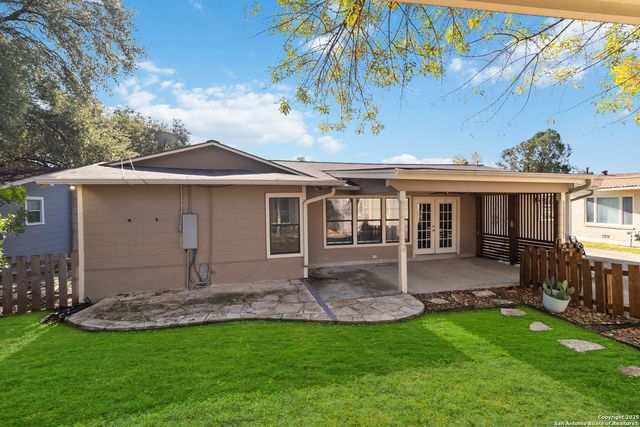 2439 W Summit Ave, San Antonio, TX 78228