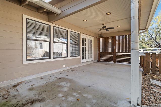 2439 W Summit Ave, San Antonio, TX 78228