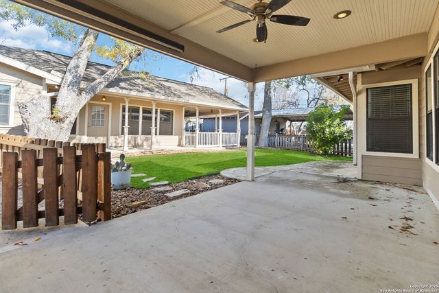 2439 W Summit Ave, San Antonio, TX 78228