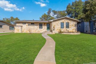 2439 W Summit Ave, San Antonio, TX 78228