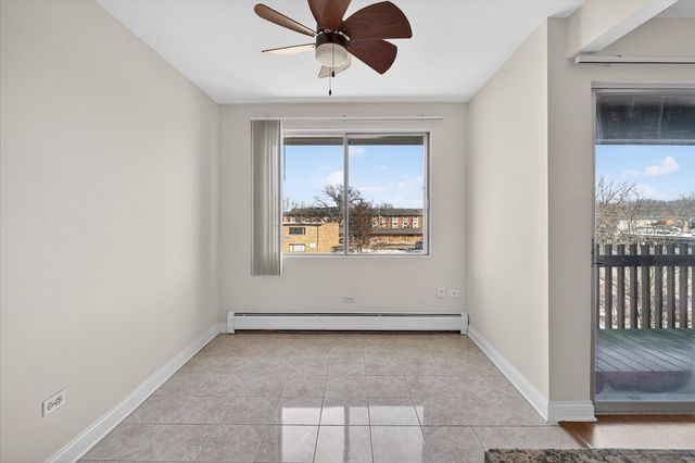 940 E OLD WILLOW Road 312, Prospect Heights, IL 60070