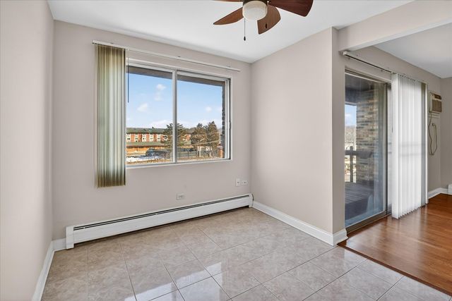 940 E OLD WILLOW Road 312, Prospect Heights, IL 60070