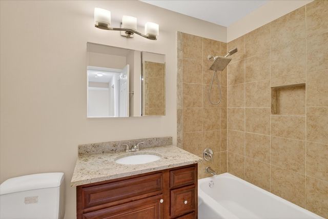 940 E OLD WILLOW Road 312, Prospect Heights, IL 60070