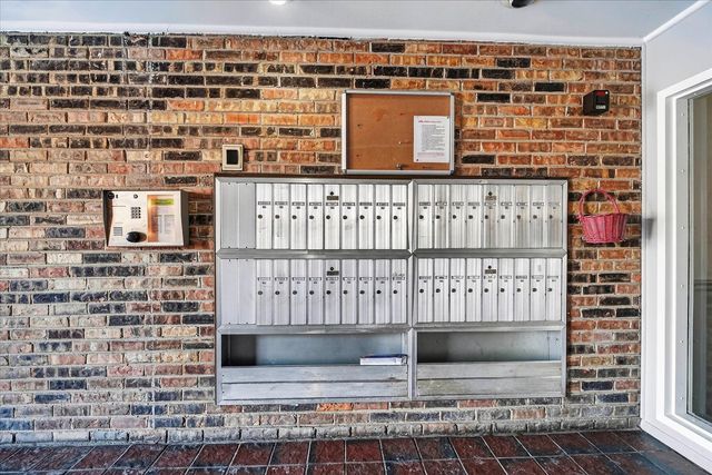 940 E OLD WILLOW Road 312, Prospect Heights, IL 60070